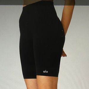 Alo yoga 7” Seamless High-Waist Ribbed Biker Short